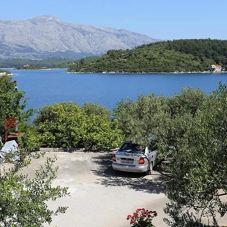4446c * Λομπάρδα